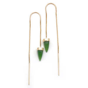 Nick Von K: Pounamu Tiny Point Chain Earrings | 14ct Gold