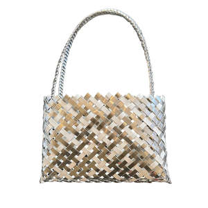 Sculptors: Silver & White Aluminium Kete | 14 Ends
