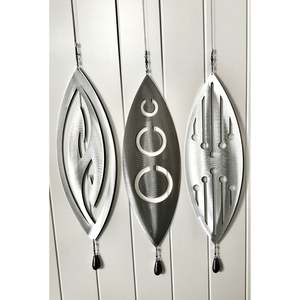 Grounded Art: Swivel & Shine Garden Hangers