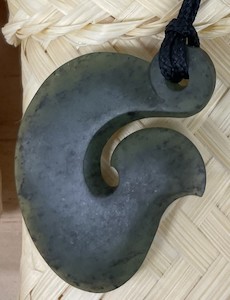 Moreton Jewellery Hook - Pounamu - Toi Toi Maori Art & Gift
