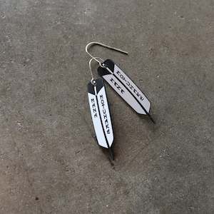 Nga Uara: Earrings white, Mana Motuhake feather