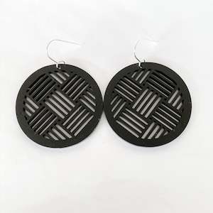 Jewellery: Earrings Black, Taki Tahi Circle