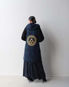 Cape (Long), Black swatch - Maunga