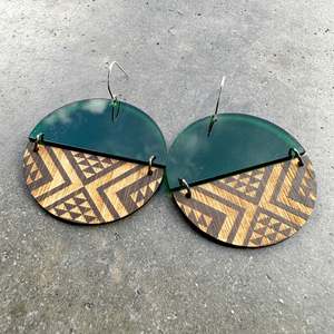 Earrings Green, Split Tāniko Split II