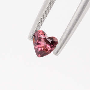 300 400: Smokey Rose Zircon Heart 0.98 carats