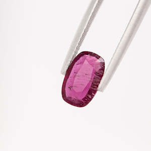 400 500: Pinkish Red Rubellite Tourmaline Rectangular Cushion cut 1.55 carat