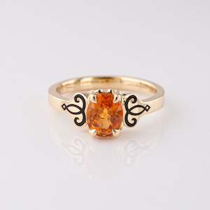 Semi Precious Stones: 1.70 carat Mandarin Garnet Deco ring in 14 carat Gold