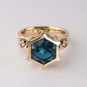 Semi Precious Stones: Eye of Horus / Eye of Ra ring with London Blue Topaz  in 9 carat Gold