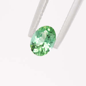 Precious Stones: Green Tourmaline Oval 0.78 carats