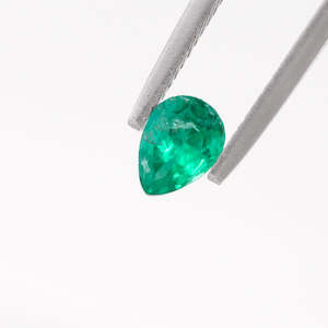 Emerald: Emerald Pear 0.69 carat