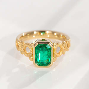 1.66 carat Emerald Snake Charmer ring in 18 carat Gold
