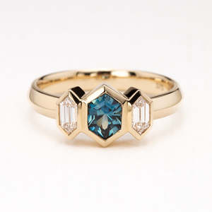 Delphi Sapphire Gold Ring