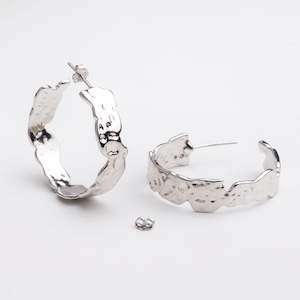 Gifts: Medium Molten Hoops | silver