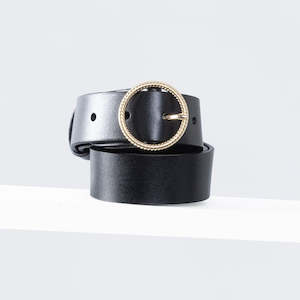 Accessories: Frame Leather Belt 34mm | gold black leather