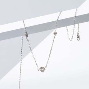 Jewellery: Delicate Molten Medallion Choker | silver