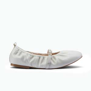 All New: Xyla Flat | Ivory leather