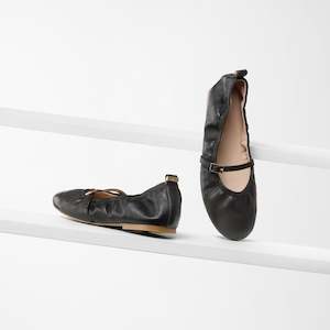 All New: Xyla Flat | Black leather