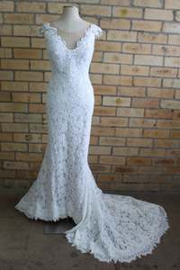 Pre Owned Gowns: Zavana Bridal gown