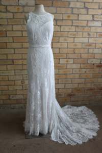 Pre Owned Gowns: Tel Aviv