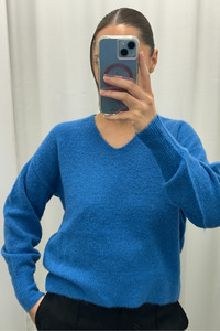 Sale: MSCH Hila Hope V Pullover | Vallarta Blue