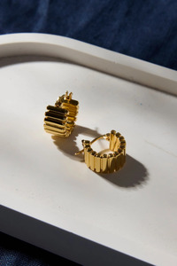 Jewellery 1: Ridged Gold Hoop Earring