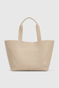 Ezra Tote | Chalk