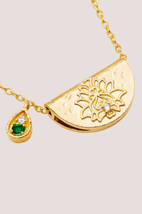 Jewellery 1: 18k Gold Vermeil Lotus Birthstone Necklace - May - Emerald