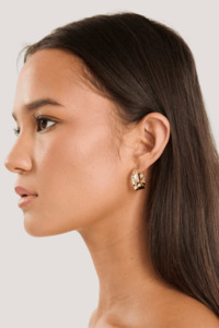 Jewellery 1: Beaten Gold Hoop Earring