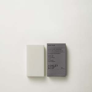 Body: ASHLEY & CO Mini Bar Parakeets & Pearls