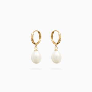 Huggies Hoops Earrings: ISLA PEARL DROP HOOPS
