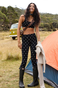 Leggings And Spin Shorts: Satellite 25" Midi Pant - Northstar