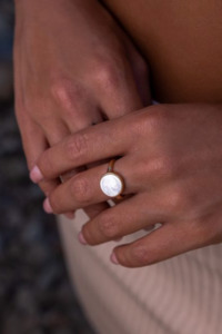 Jewellery: Divine Ring - Gold