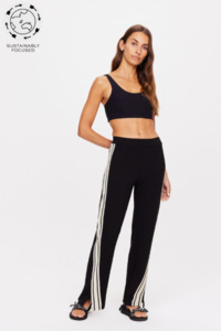 The Upside: The Origional Petra Flare - Black/Natural