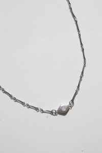 Rhombus Pearl Necklace - Silver