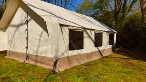 Cabin Tent: Canvascamp Safari | Wall tent