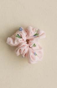 Accessories: MINI SCRUNCHIE - BELLE FLEUR BLUSH