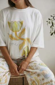 Womens: BLOOM TEE - MAMA