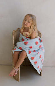 All: STRAWBERRY BLANKET - SKY
