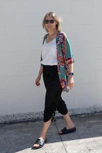 Kimonos: Teal & Rust Leaf - Short Patterned Kimono