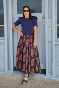 N O O Z Basics: Lainey Tee - Navy