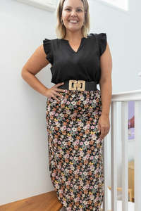 Accessories: Black - Gold Stretch Belt