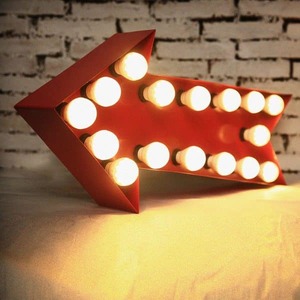 Products: Light Box Shape - Arrow (red) - Noozi
