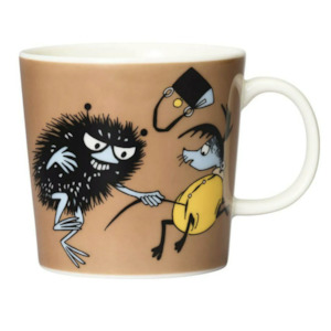 Moomin Mug by Arabia, Stinky in Action