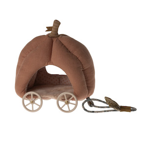 Royal Collection: Maileg Pumpkin Carriage Mouse