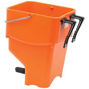 Cowshed: Calf Feeder M1 5 L (includes rail hooks)