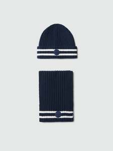 Apparel: Scarf and beanie gift set