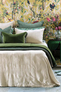 Kaiyu Natural Linen Bedspread