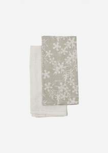 Tea Towels Aprons Wash Cloths: Myrtle Tea Towel Set