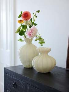 Vases Pots: Rosetta Vase