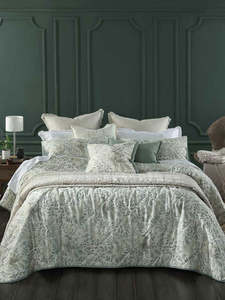 Whisper Bedspread Set